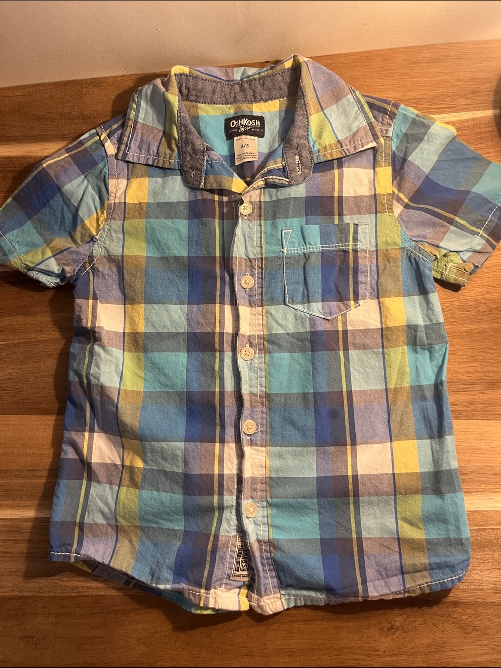 OshKosh B'gosh Multicolor Plaid Short-Sleeve Button-Up Shirt - size 4/5